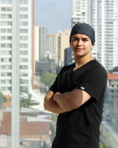 Dr. Ítalo Berríos - Cirujano dentista